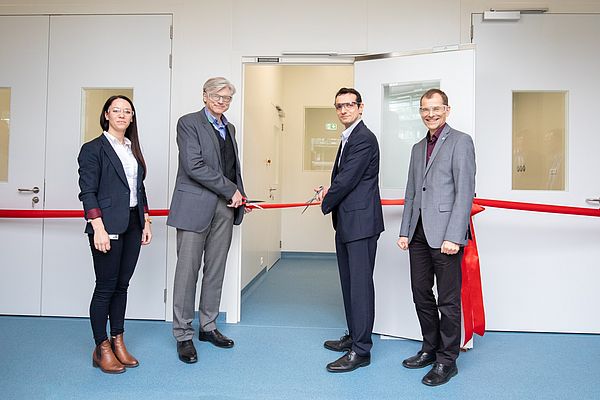 Opening ceremony: Tonia Tonnes (Project Lead), Uwe Stelzer (Bayer AG, Chair of the INVITE Supervisory Board), Armin Schweiger (Managing Director), Werner Hoheisel (Head of Formulation Technology)